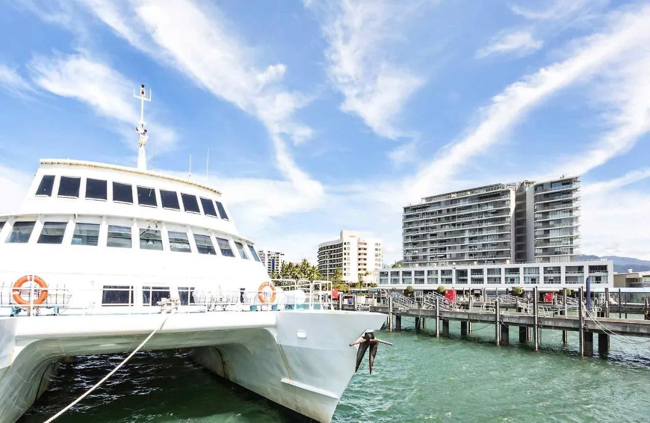 Stunning Ground Floor City Apartment 104 Cairns 0*,