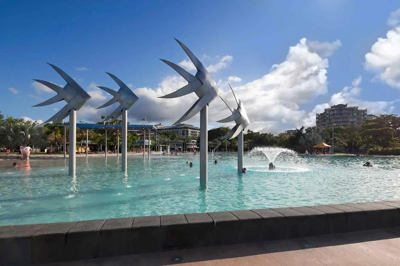 Stunning Ground Floor City Apartment 104 Cairns