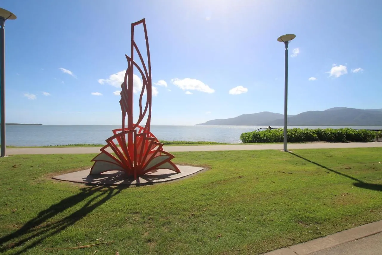 Stunning Ground Floor City Apartment 104 Cairns