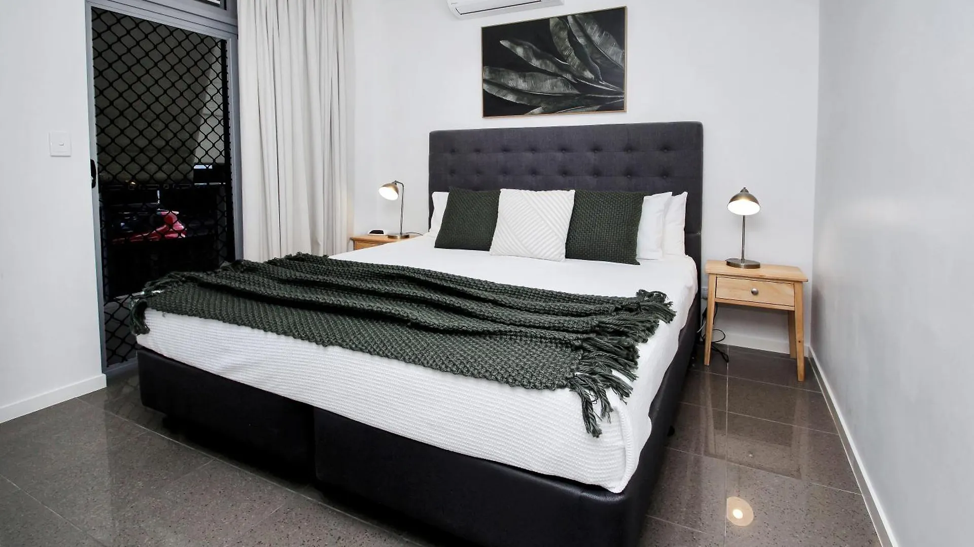 Stunning Ground Floor City Apartment 104 Cairns